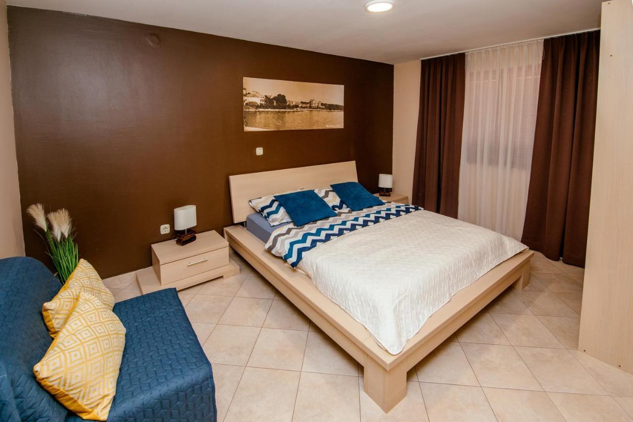 M&M Apartments Biograd Na Moru Extérieur photo